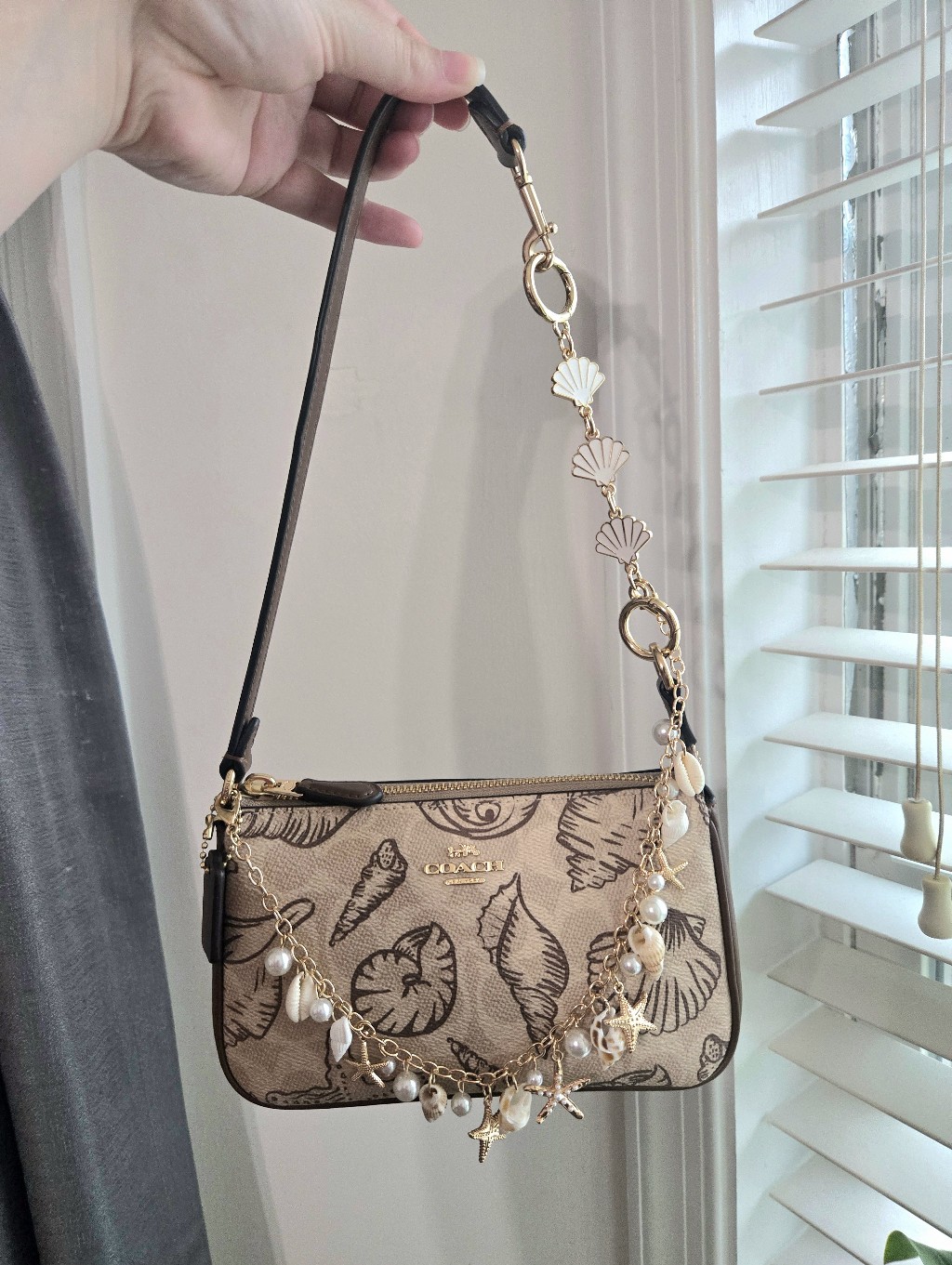 Rare Coach Signature Shell Nolita 19